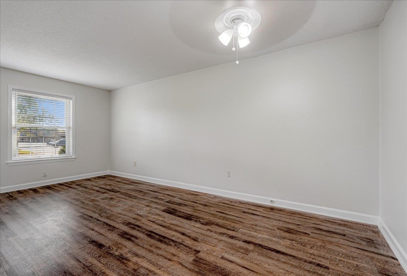 5696 QUINCE RD, Memphis, Tennessee 38119, 2 Bedroom Bedrooms, 4 Room Rooms,1.1 BathroomBathrooms,Residential,For Sale,QUINCE,0,10206184