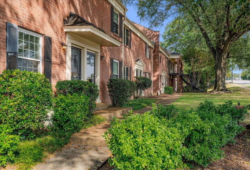 5696 QUINCE RD, Memphis, Tennessee 38119, 2 Bedroom Bedrooms, 4 Room Rooms,1.1 BathroomBathrooms,Residential,For Sale,QUINCE,0,10206184