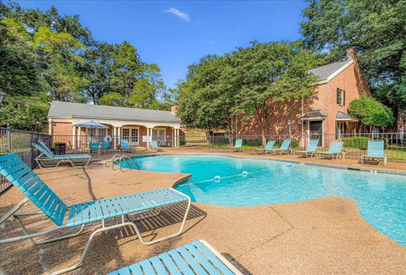 5696 QUINCE RD, Memphis, Tennessee 38119, 2 Bedroom Bedrooms, 4 Room Rooms,1.1 BathroomBathrooms,Residential,For Sale,QUINCE,0,10206184