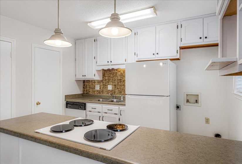 5696 QUINCE RD, Memphis, Tennessee 38119, 2 Bedroom Bedrooms, 4 Room Rooms,1.1 BathroomBathrooms,Residential,For Sale,QUINCE,0,10206184