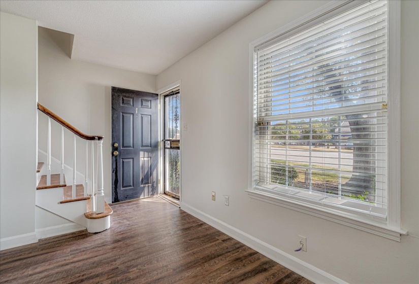 5696 QUINCE RD, Memphis, Tennessee 38119, 2 Bedroom Bedrooms, 4 Room Rooms,1.1 BathroomBathrooms,Residential,For Sale,QUINCE,0,10206184