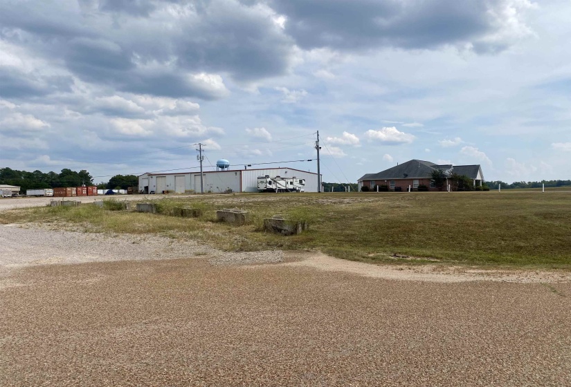 130 MUNICIPAL PLAZA DR, Bolivar, Tennessee 38008, ,Commercial/industrial,For Sale,MUNICIPAL PLAZA,10206236
