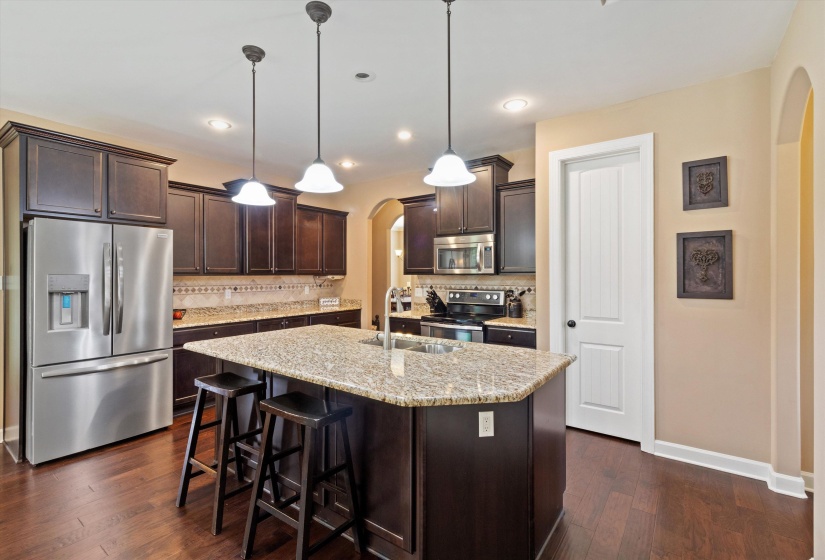 80 HUNTERS LN, Rossville, Tennessee 38066, 4 Bedroom Bedrooms, 9 Room Rooms,2.1 BathroomBathrooms,Residential,For Sale,HUNTERS,0,10206245