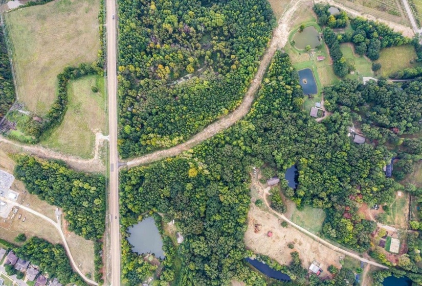 Aerial view of property's location featuring property boundaries highlighted
