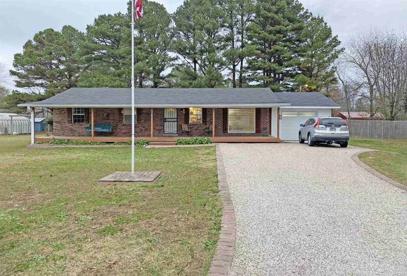 160 CLEMENT DR, Savannah, Tennessee 38372, 3 Bedrooms Bedrooms, 6 Rooms Rooms,1 BathroomBathrooms,Residential,For Sale,CLEMENT,10206660