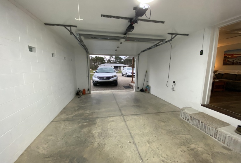 160 CLEMENT DR, Savannah, Tennessee 38372, 3 Bedrooms Bedrooms, 6 Rooms Rooms,1 BathroomBathrooms,Residential,For Sale,CLEMENT,10206660