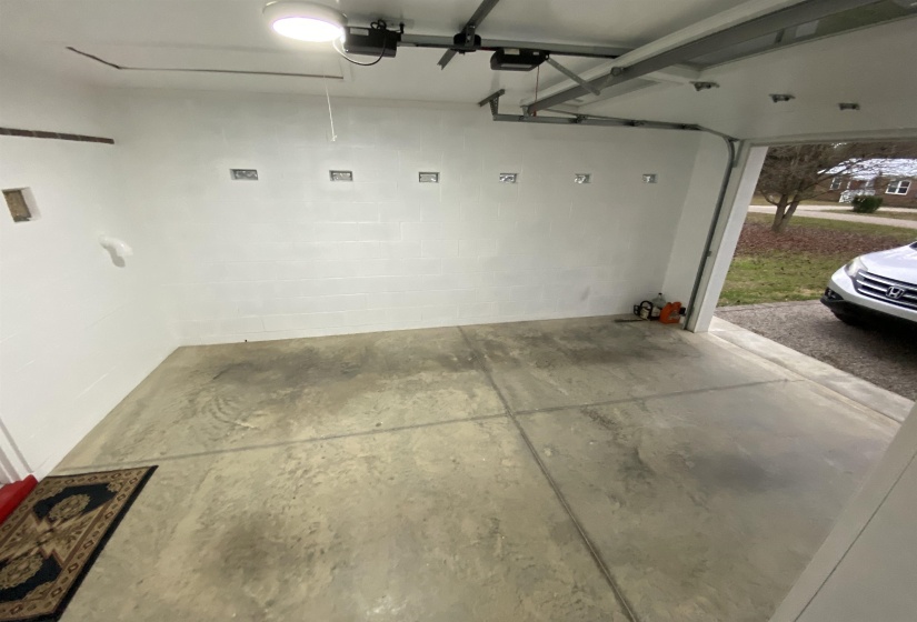 160 CLEMENT DR, Savannah, Tennessee 38372, 3 Bedrooms Bedrooms, 6 Rooms Rooms,1 BathroomBathrooms,Residential,For Sale,CLEMENT,10206660