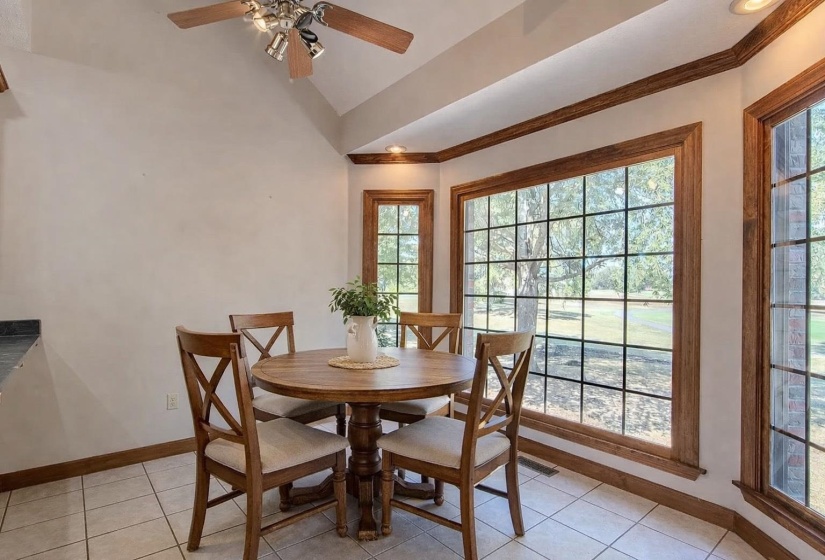 200 GRANDVIEW CIR, Adamsville, Tennessee 38310, 3 Bedrooms Bedrooms, 11 Rooms Rooms,2 BathroomsBathrooms,Residential,For Sale,GRANDVIEW,10206685