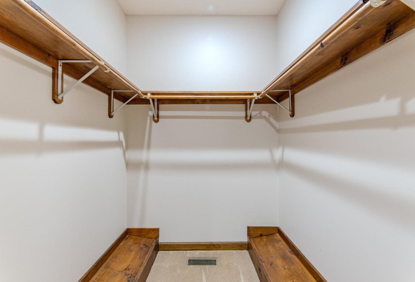 200 GRANDVIEW CIR, Adamsville, Tennessee 38310, 3 Bedrooms Bedrooms, 11 Rooms Rooms,2 BathroomsBathrooms,Residential,For Sale,GRANDVIEW,10206685