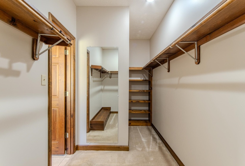 200 GRANDVIEW CIR, Adamsville, Tennessee 38310, 3 Bedrooms Bedrooms, 11 Rooms Rooms,2 BathroomsBathrooms,Residential,For Sale,GRANDVIEW,10206685