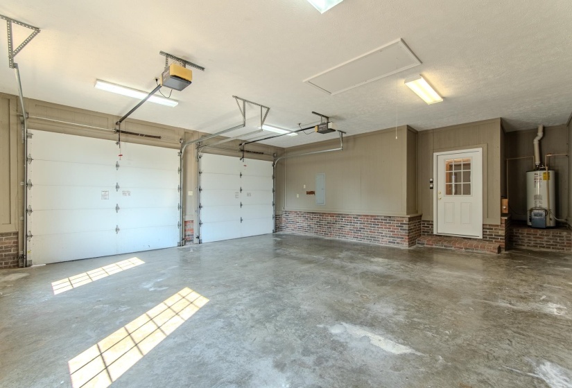 200 GRANDVIEW CIR, Adamsville, Tennessee 38310, 3 Bedrooms Bedrooms, 11 Rooms Rooms,2 BathroomsBathrooms,Residential,For Sale,GRANDVIEW,10206685