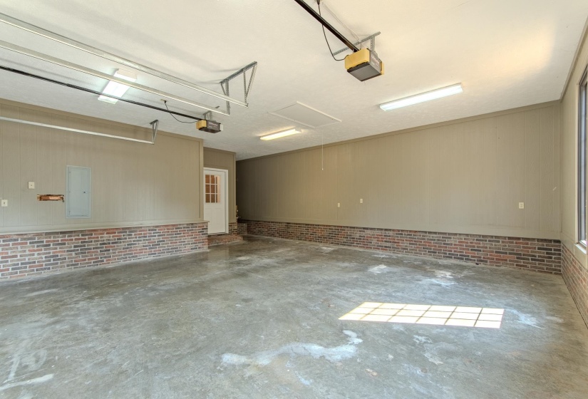 200 GRANDVIEW CIR, Adamsville, Tennessee 38310, 3 Bedrooms Bedrooms, 11 Rooms Rooms,2 BathroomsBathrooms,Residential,For Sale,GRANDVIEW,10206685