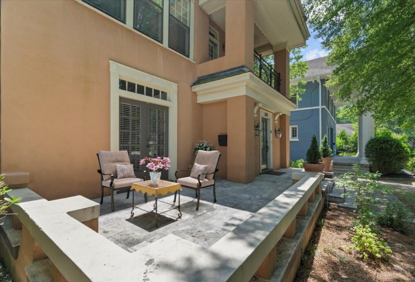 View of patio / terrace featuring an outdoor living space