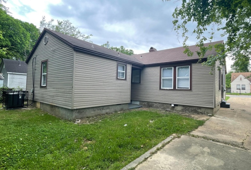 958 BIRCH ST, Memphis, Tennessee 38108, 2 Bedroom Bedrooms, 6 Room Rooms,2 BathroomBathrooms,Residential,For Sale,BIRCH,0,10206798