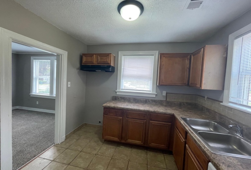 958 BIRCH ST, Memphis, Tennessee 38108, 2 Bedroom Bedrooms, 6 Room Rooms,2 BathroomBathrooms,Residential,For Sale,BIRCH,0,10206798