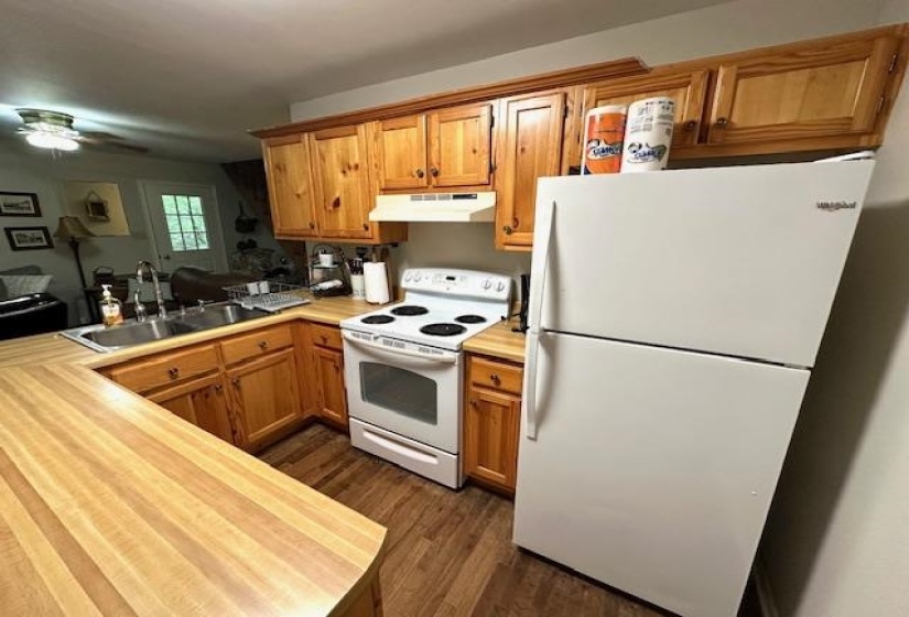 140 HUCKLEBERRY LN, Savannah, Tennessee 38372, 3 Bedroom Bedrooms, 7 Room Rooms,1.1 BathroomBathrooms,Residential,For Sale,HUCKLEBERRY,0,10206941