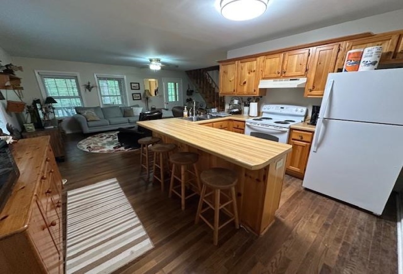 140 HUCKLEBERRY LN, Savannah, Tennessee 38372, 3 Bedroom Bedrooms, 7 Room Rooms,1.1 BathroomBathrooms,Residential,For Sale,HUCKLEBERRY,0,10206941