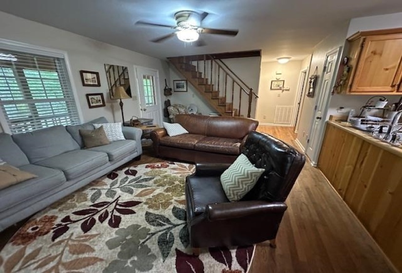 140 HUCKLEBERRY LN, Savannah, Tennessee 38372, 3 Bedroom Bedrooms, 7 Room Rooms,1.1 BathroomBathrooms,Residential,For Sale,HUCKLEBERRY,0,10206941
