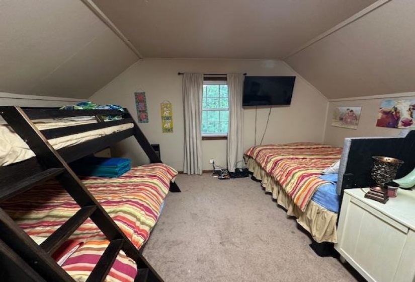 140 HUCKLEBERRY LN, Savannah, Tennessee 38372, 3 Bedroom Bedrooms, 7 Room Rooms,1.1 BathroomBathrooms,Residential,For Sale,HUCKLEBERRY,0,10206941