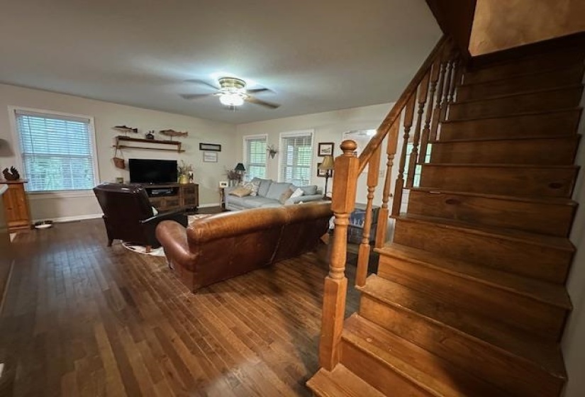 140 HUCKLEBERRY LN, Savannah, Tennessee 38372, 3 Bedroom Bedrooms, 7 Room Rooms,1.1 BathroomBathrooms,Residential,For Sale,HUCKLEBERRY,0,10206941