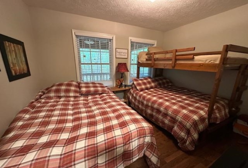 140 HUCKLEBERRY LN, Savannah, Tennessee 38372, 3 Bedroom Bedrooms, 7 Room Rooms,1.1 BathroomBathrooms,Residential,For Sale,HUCKLEBERRY,0,10206941
