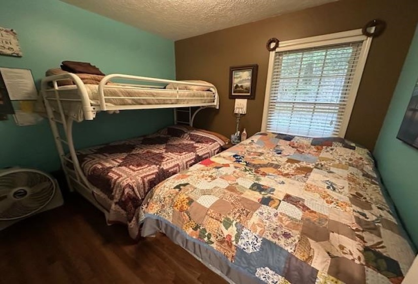 140 HUCKLEBERRY LN, Savannah, Tennessee 38372, 3 Bedroom Bedrooms, 7 Room Rooms,1.1 BathroomBathrooms,Residential,For Sale,HUCKLEBERRY,0,10206941