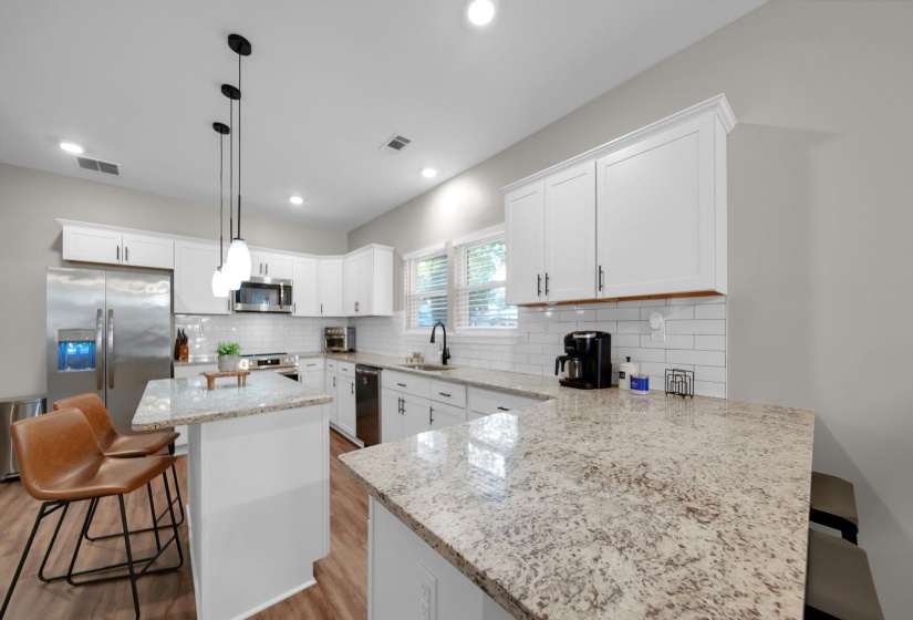 1023 FORREST AVE, Memphis, Tennessee 38105, 4 Bedroom Bedrooms, 7 Room Rooms,2 BathroomBathrooms,Residential,For Sale,FORREST,0,10207007