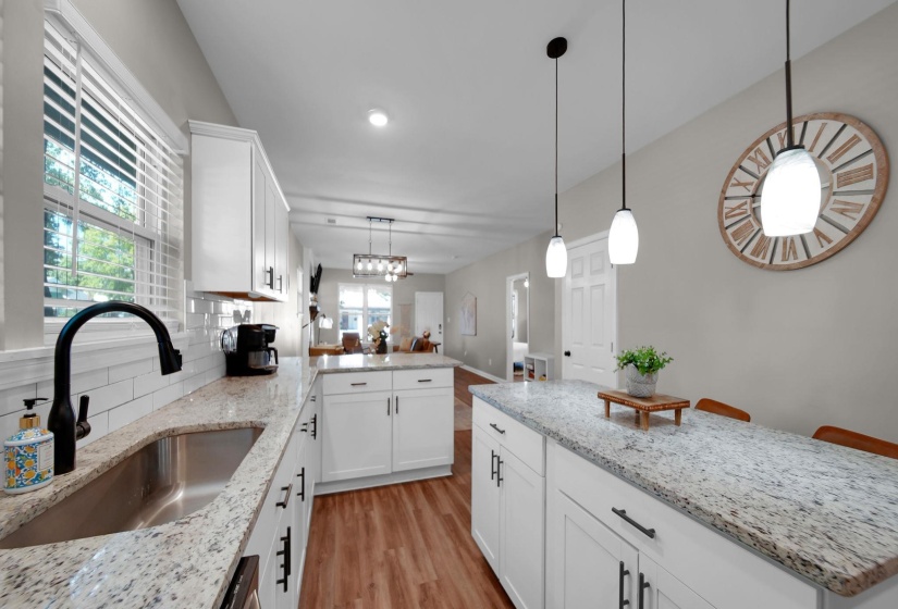 1023 FORREST AVE, Memphis, Tennessee 38105, 4 Bedroom Bedrooms, 7 Room Rooms,2 BathroomBathrooms,Residential,For Sale,FORREST,0,10207007