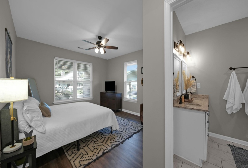 1023 FORREST AVE, Memphis, Tennessee 38105, 4 Bedroom Bedrooms, 7 Room Rooms,2 BathroomBathrooms,Residential,For Sale,FORREST,0,10207007