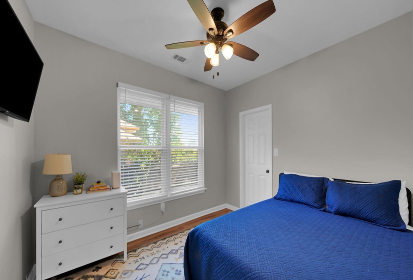 1023 FORREST AVE, Memphis, Tennessee 38105, 4 Bedroom Bedrooms, 7 Room Rooms,2 BathroomBathrooms,Residential,For Sale,FORREST,0,10207007