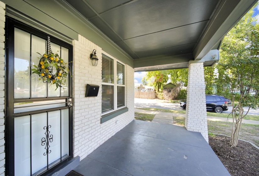1023 FORREST AVE, Memphis, Tennessee 38105, 4 Bedroom Bedrooms, 7 Room Rooms,2 BathroomBathrooms,Residential,For Sale,FORREST,0,10207007
