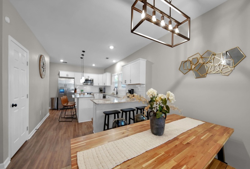 1023 FORREST AVE, Memphis, Tennessee 38105, 4 Bedroom Bedrooms, 7 Room Rooms,2 BathroomBathrooms,Residential,For Sale,FORREST,0,10207007