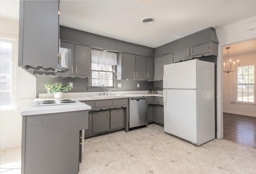 2354 GLENCLIFF ST, Memphis, Tennessee 38119, 3 Bedrooms Bedrooms, 8 Rooms Rooms,2 BathroomsBathrooms,Residential,For Sale,GLENCLIFF,10207066