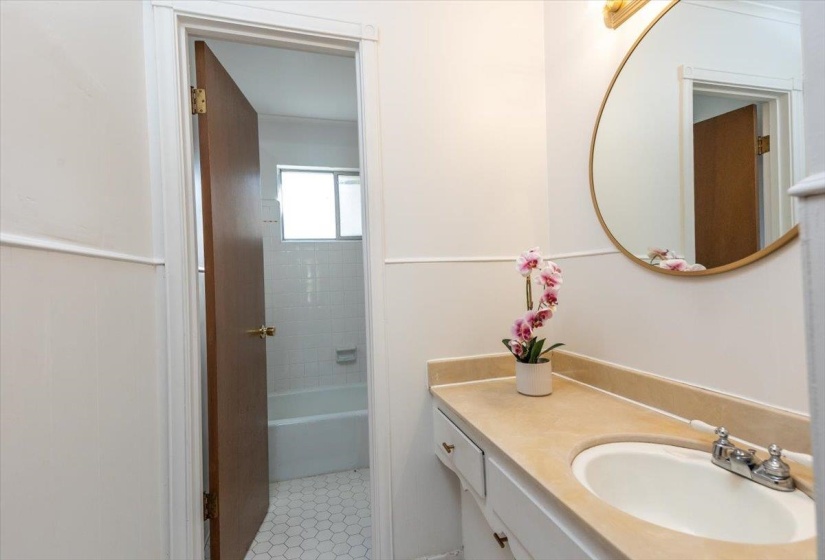 2354 GLENCLIFF ST, Memphis, Tennessee 38119, 3 Bedrooms Bedrooms, 8 Rooms Rooms,2 BathroomsBathrooms,Residential,For Sale,GLENCLIFF,10207066