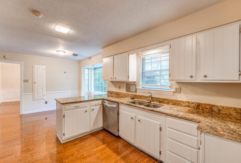 2584 CEDAR RIDGE DR, Germantown, Tennessee 38138, 4 Bedrooms Bedrooms, 9 Rooms Rooms,2.1 BathroomsBathrooms,Residential,For Sale,CEDAR RIDGE,10207068