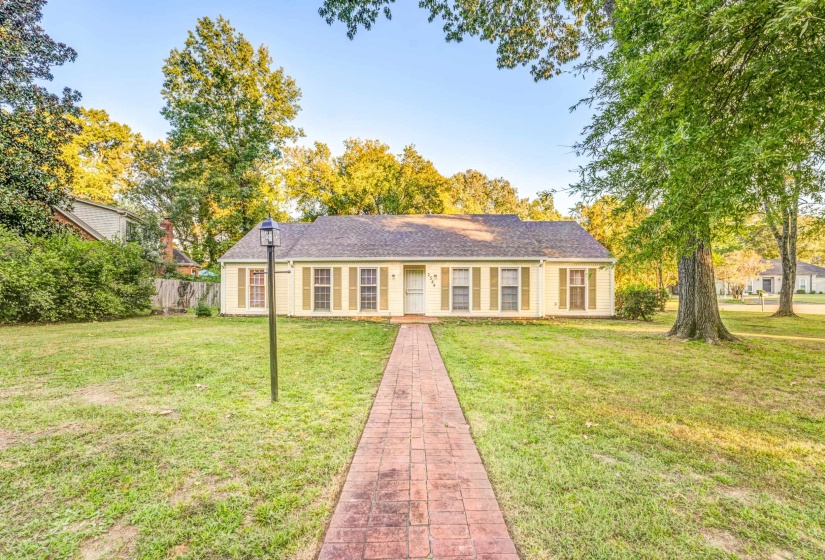 2584 CEDAR RIDGE DR, Germantown, Tennessee 38138, 4 Bedrooms Bedrooms, 9 Rooms Rooms,2.1 BathroomsBathrooms,Residential,For Sale,CEDAR RIDGE,10207068