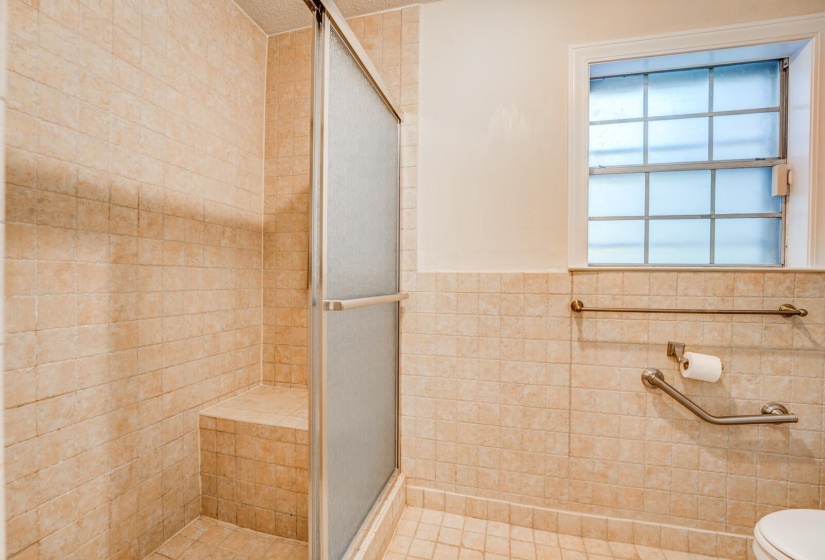 2584 CEDAR RIDGE DR, Germantown, Tennessee 38138, 4 Bedrooms Bedrooms, 9 Rooms Rooms,2.1 BathroomsBathrooms,Residential,For Sale,CEDAR RIDGE,10207068