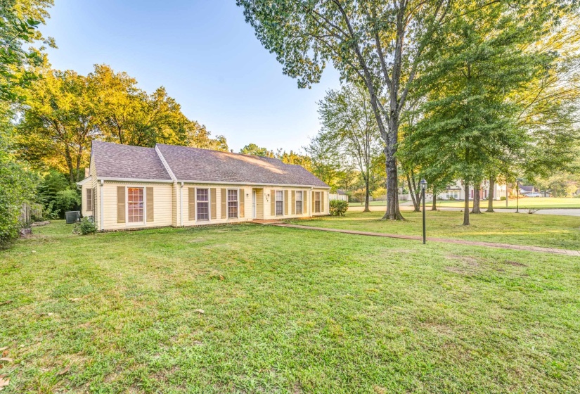 2584 CEDAR RIDGE DR, Germantown, Tennessee 38138, 4 Bedrooms Bedrooms, 9 Rooms Rooms,2.1 BathroomsBathrooms,Residential,For Sale,CEDAR RIDGE,10207068