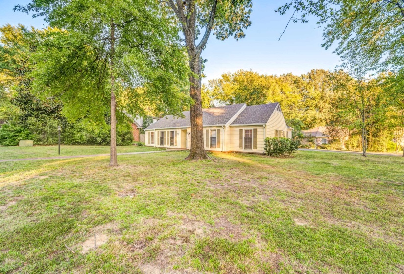 2584 CEDAR RIDGE DR, Germantown, Tennessee 38138, 4 Bedrooms Bedrooms, 9 Rooms Rooms,2.1 BathroomsBathrooms,Residential,For Sale,CEDAR RIDGE,10207068