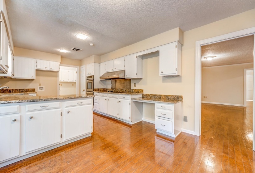 2584 CEDAR RIDGE DR, Germantown, Tennessee 38138, 4 Bedrooms Bedrooms, 9 Rooms Rooms,2.1 BathroomsBathrooms,Residential,For Sale,CEDAR RIDGE,10207068
