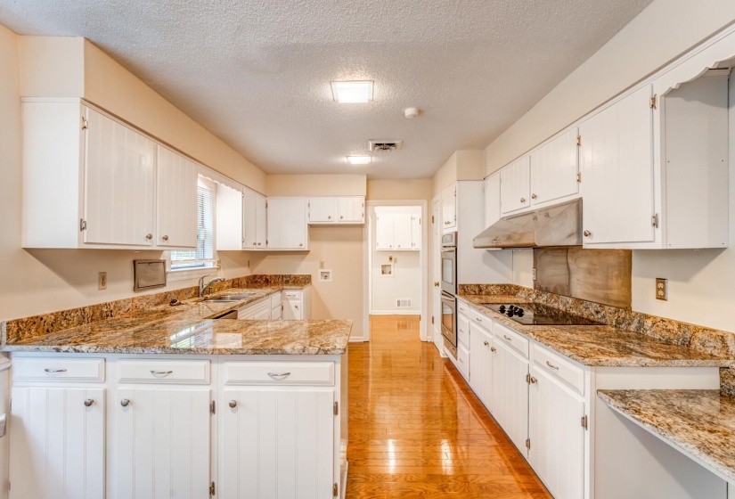2584 CEDAR RIDGE DR, Germantown, Tennessee 38138, 4 Bedrooms Bedrooms, 9 Rooms Rooms,2.1 BathroomsBathrooms,Residential,For Sale,CEDAR RIDGE,10207068