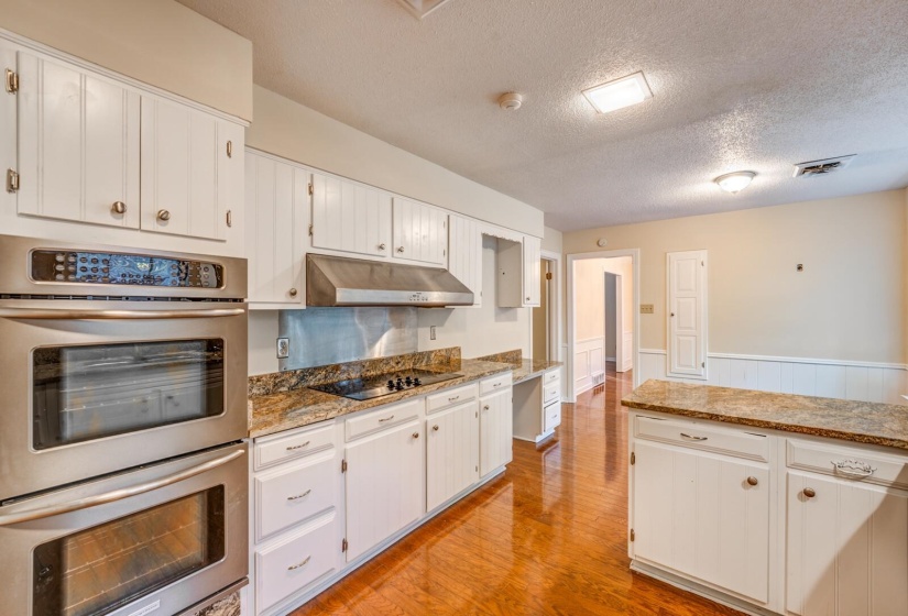 2584 CEDAR RIDGE DR, Germantown, Tennessee 38138, 4 Bedrooms Bedrooms, 9 Rooms Rooms,2.1 BathroomsBathrooms,Residential,For Sale,CEDAR RIDGE,10207068