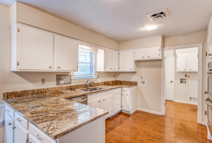 2584 CEDAR RIDGE DR, Germantown, Tennessee 38138, 4 Bedrooms Bedrooms, 9 Rooms Rooms,2.1 BathroomsBathrooms,Residential,For Sale,CEDAR RIDGE,10207068