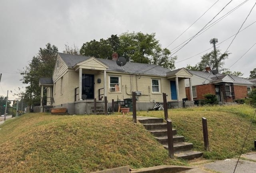 1051 LAGRANGE AVE, Memphis, Tennessee 38107, 1 Bedroom Bedrooms, ,1 BathroomBathrooms,Duplexes,For Sale,LAGRANGE,10207198