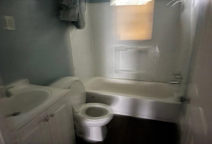 1051 LAGRANGE AVE, Memphis, Tennessee 38107, 1 Bedroom Bedrooms, ,1 BathroomBathrooms,Duplexes,For Sale,LAGRANGE,10207198