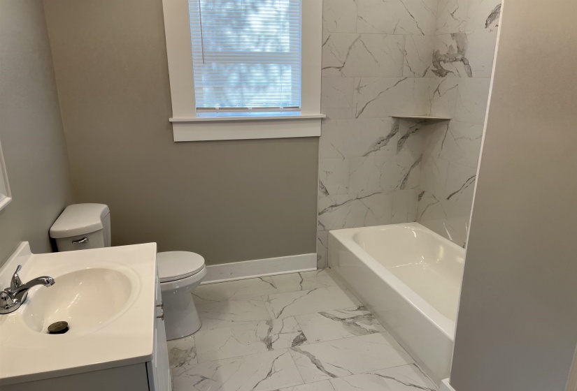 915 GARLAND ST, Memphis, Tennessee 38107, 3 Bedroom Bedrooms, 6 Room Rooms,2 BathroomBathrooms,Residential,For Sale,GARLAND,0,10207226