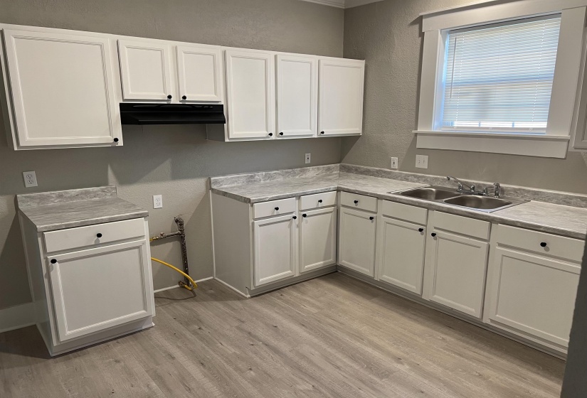 915 GARLAND ST, Memphis, Tennessee 38107, 3 Bedroom Bedrooms, 6 Room Rooms,2 BathroomBathrooms,Residential,For Sale,GARLAND,0,10207226