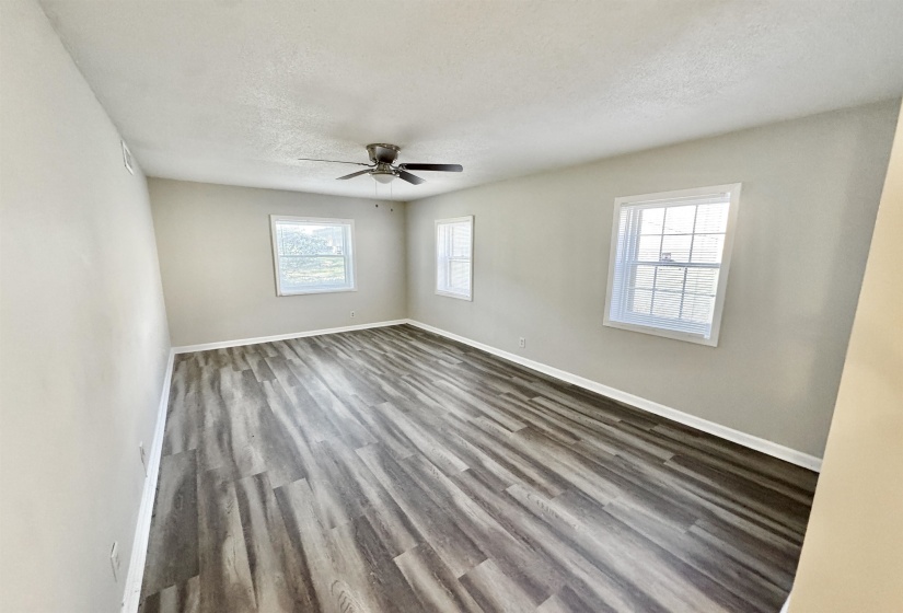 1202 MIDDLE COURT CT, Memphis, Tennessee 38119, 1 Bedroom Bedrooms, 4 Room Rooms,1 BathroomBathrooms,Residential,For Sale,MIDDLE COURT,0,10207231