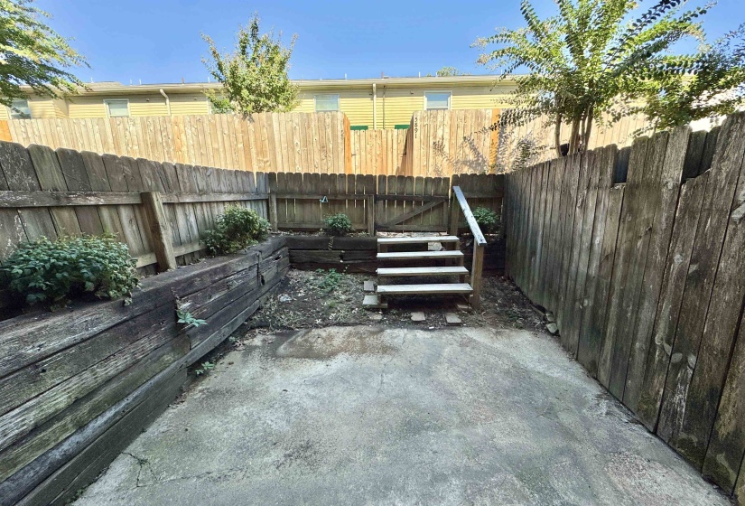 1202 MIDDLE COURT CT, Memphis, Tennessee 38119, 1 Bedroom Bedrooms, 4 Room Rooms,1 BathroomBathrooms,Residential,For Sale,MIDDLE COURT,0,10207231