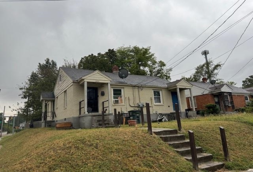 1051 LAGRANGE AVE, Memphis, Tennessee 38107, 2 Bedrooms Bedrooms, 8 Rooms Rooms,2 BathroomsBathrooms,Residential,For Sale,LAGRANGE,10207445